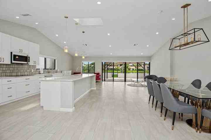 21460 Laguna Drive - Photo 3 of 8