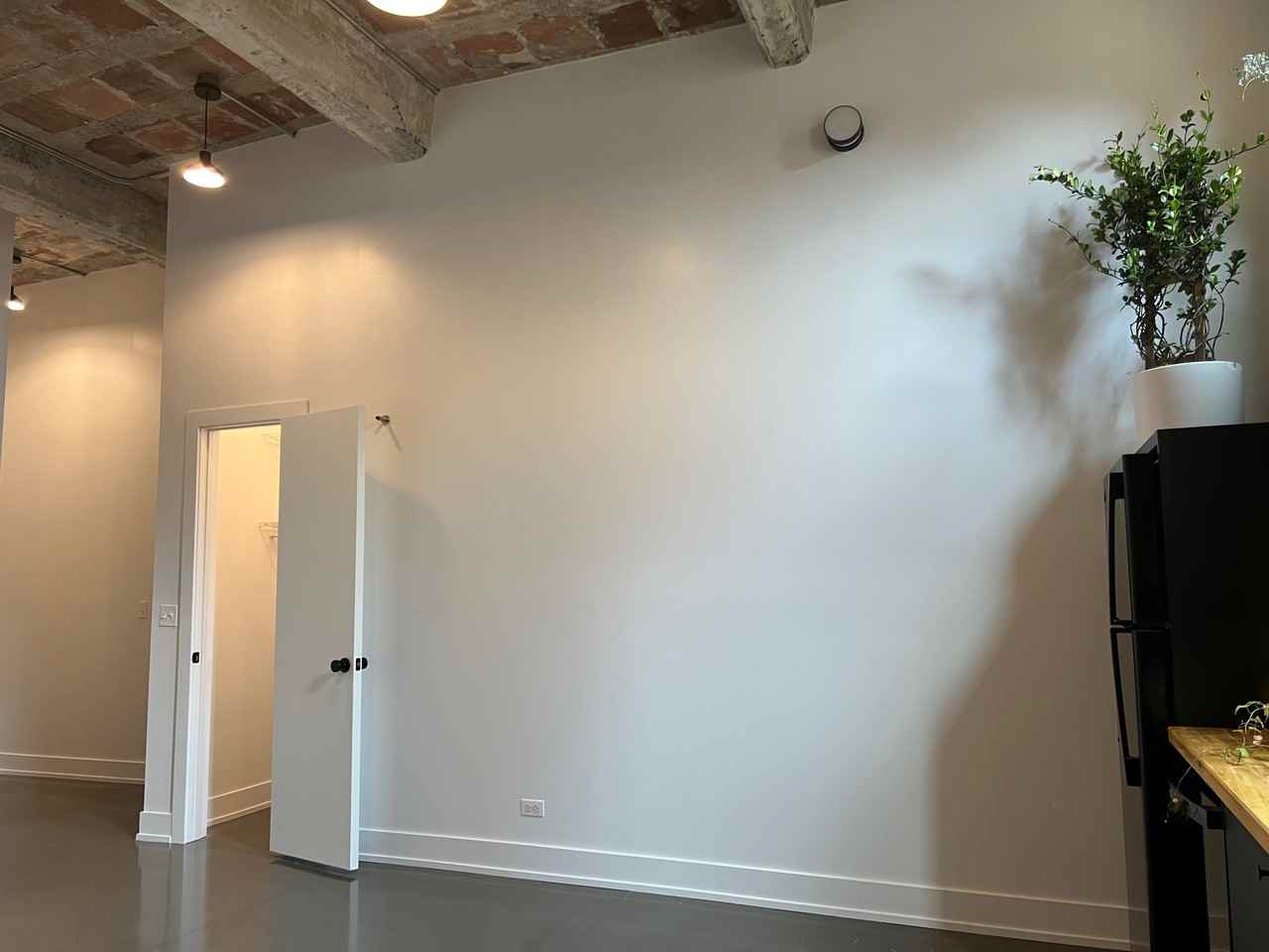 1702 W 19th st - Photo 7 of 35