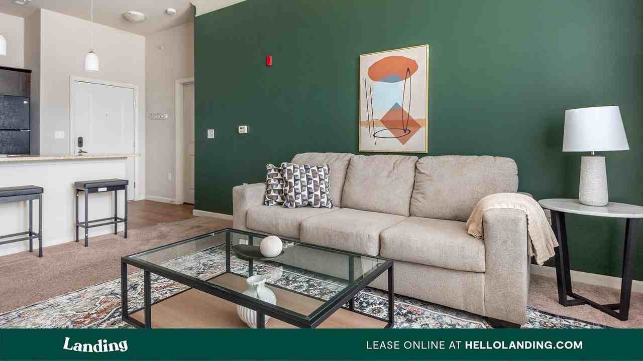 4050 W Pine Blvd - Photo 2 of 50