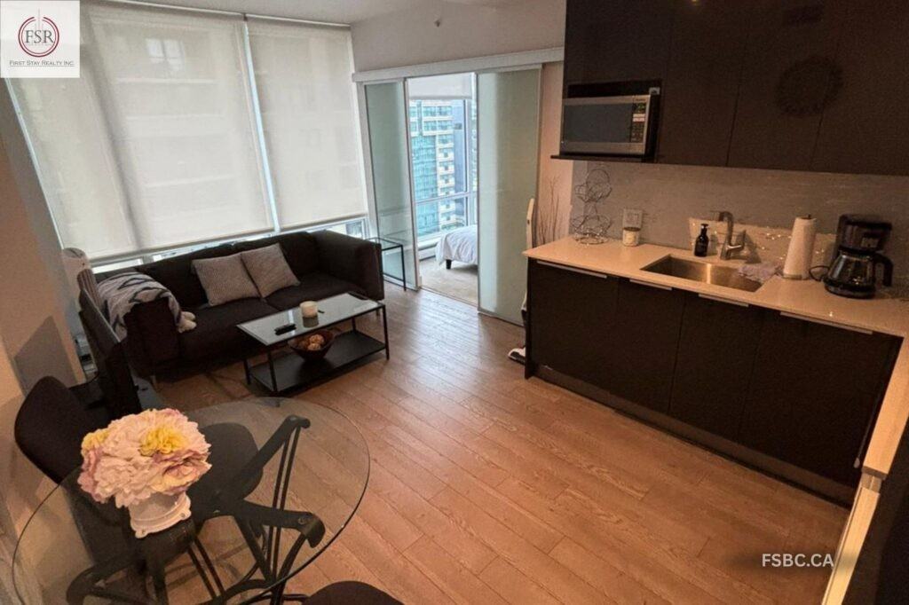 1283 Howe Street #012 - Photo 6 of 12