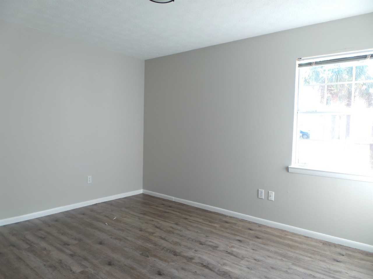 719 S Berthe Ave #13 - Photo 2 of 7