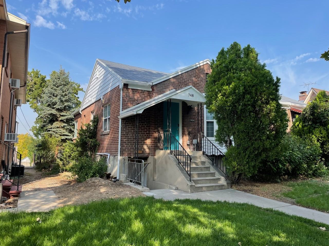 748 S St #A - Photo 5 of 18