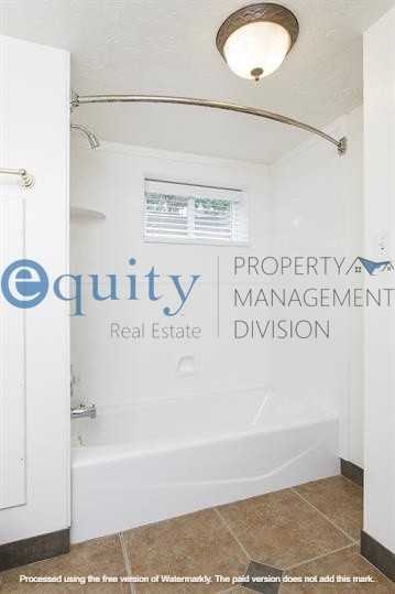 647 Es - Photo 3 of 17