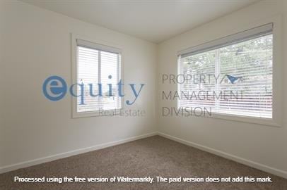 647 Es - Photo 2 of 17