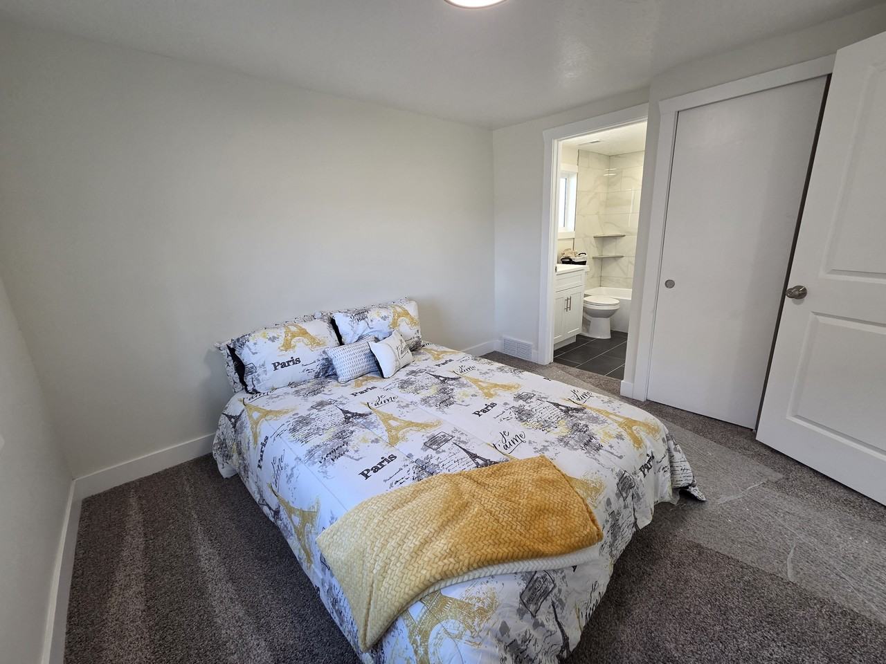 152 Northwest Street #B - Photo 2 of 17