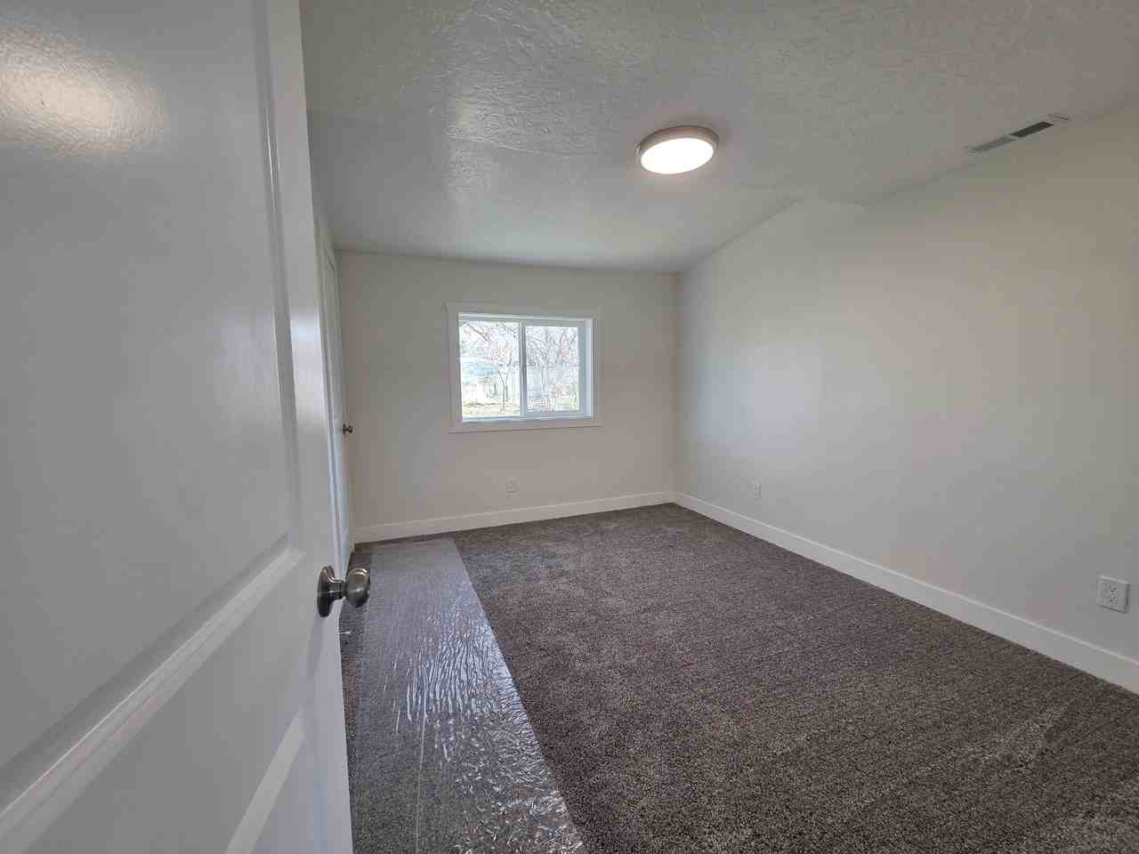 152 Northwest Street #B - Photo 3 of 17