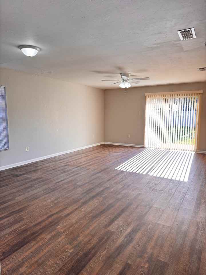 223 223/225 Se 24Th Ave (Zfi) #223