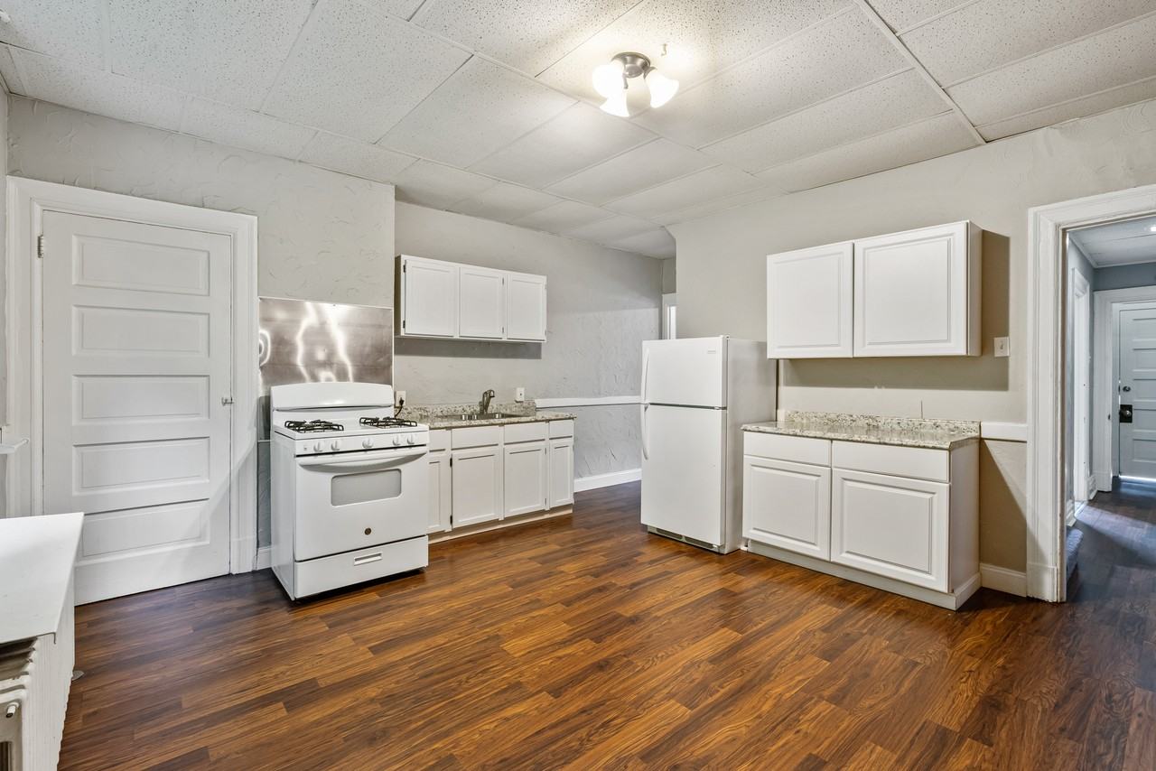 3720 Baytree St - Photo 2 of 17