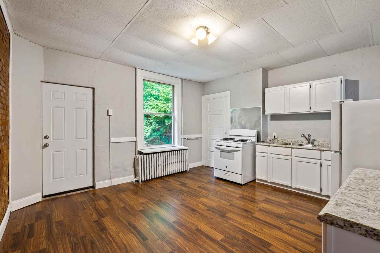 3720 Baytree St - Photo 5 of 17