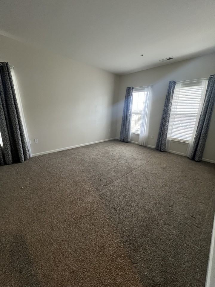 2001 Whispering Ponds Ct #1 - Photo 3 of 18