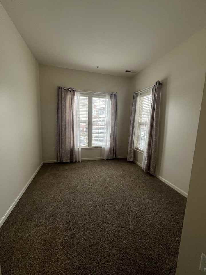 2001 Whispering Ponds Ct #1 - Photo 2 of 18