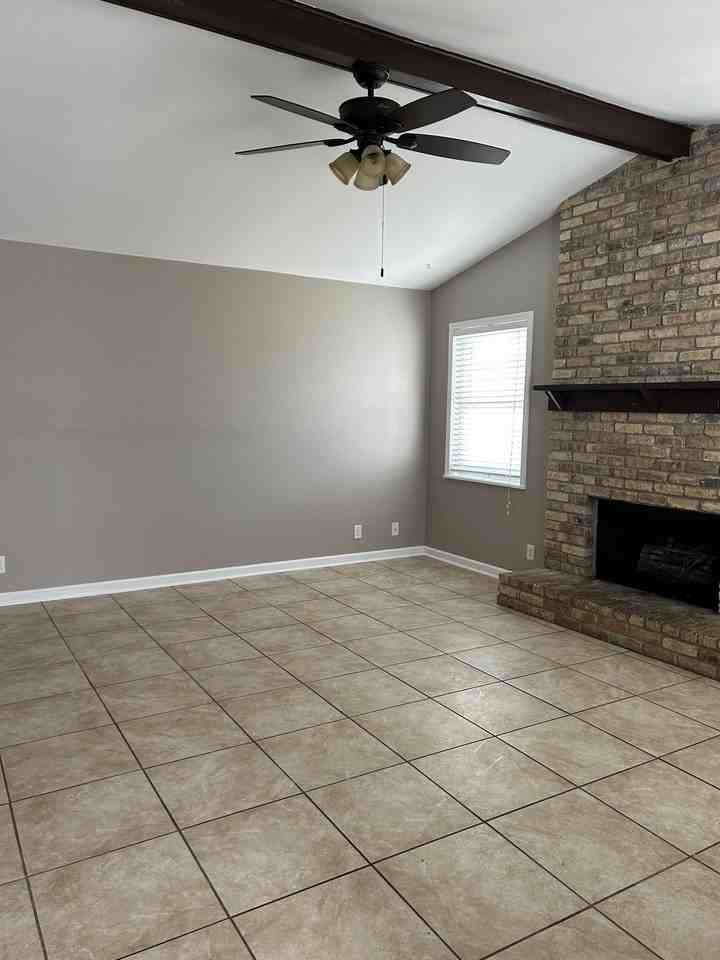 300 Woodale Dr #C - Photo 5 of 14