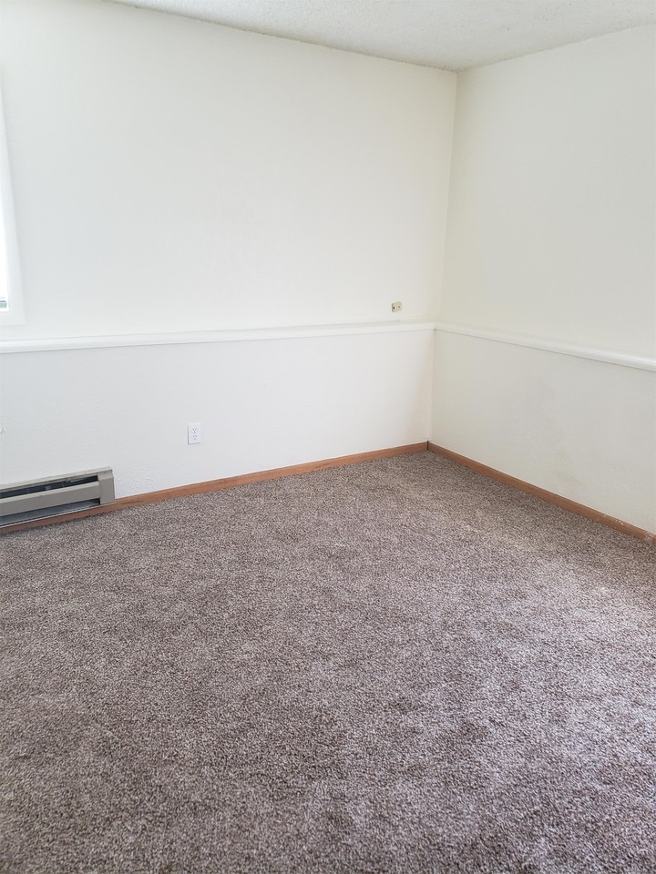 920 E 26th St #2 - Photo 2 of 8