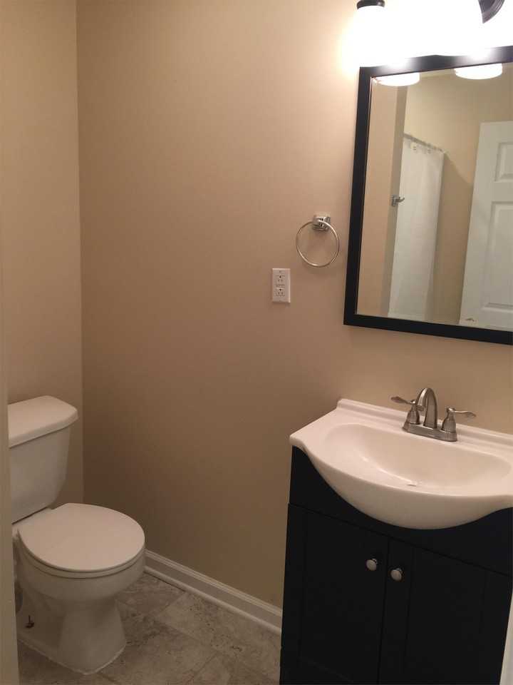 1025 10th St - Photo 2 of 8