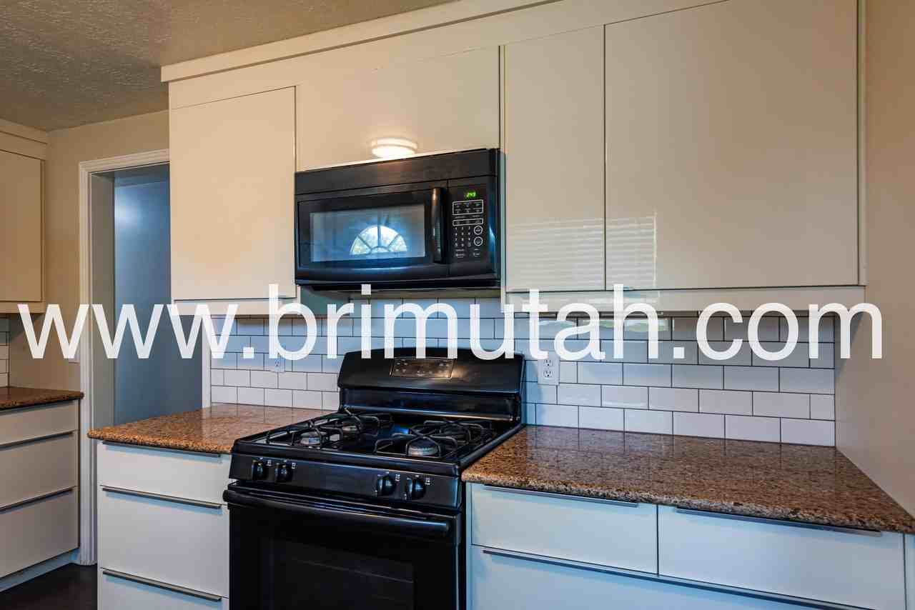 1313 E.S. - Photo 2 of 26