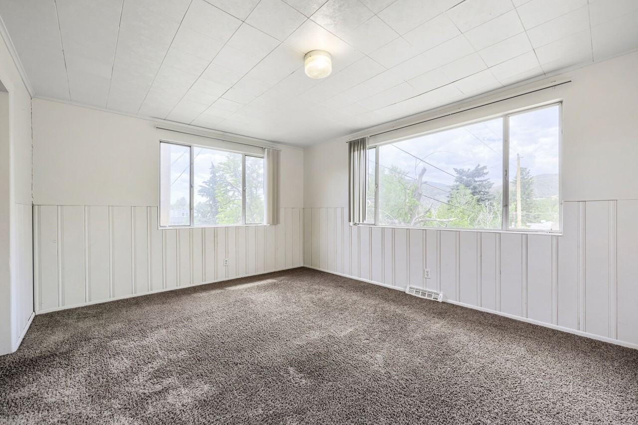 212 N Ford St - Photo 4 of 24