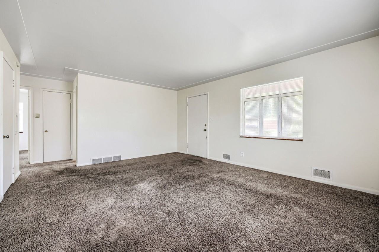 212 N Ford St - Photo 3 of 24