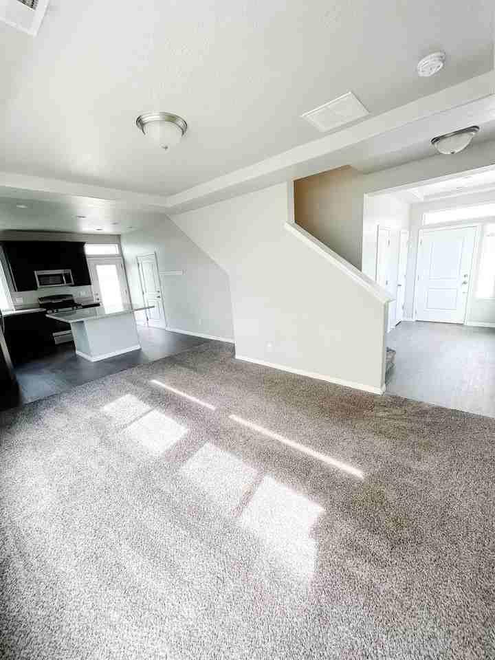 707 Eastsouth - Photo 4 of 30