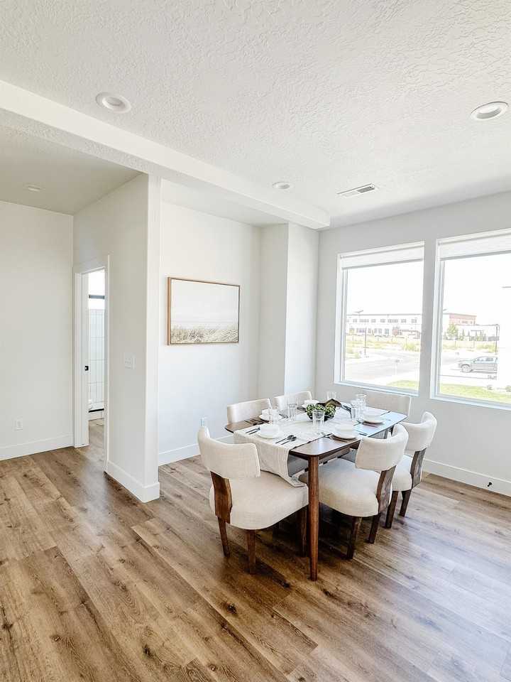 1778 Northwest #17 - Photo 4 of 40