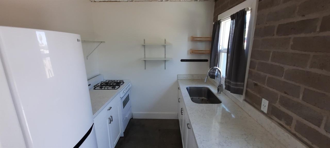 1804 W Roma Ave - Photo 5 of 10