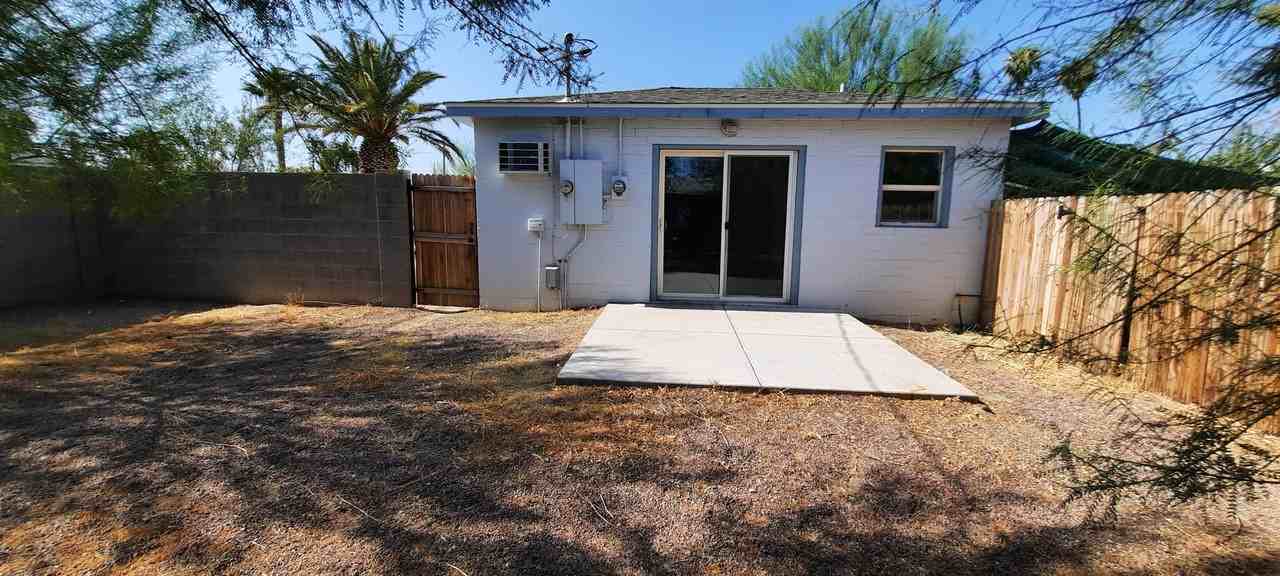 1804 W Roma Ave - Photo 4 of 10