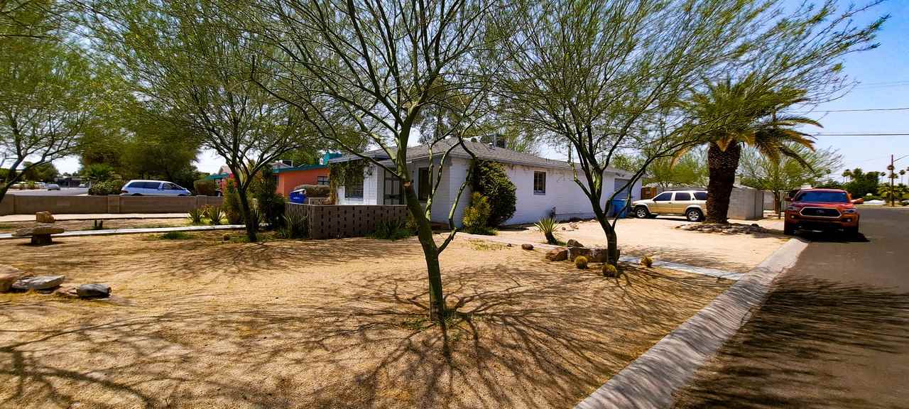 1804 W Roma Ave - Photo 3 of 10