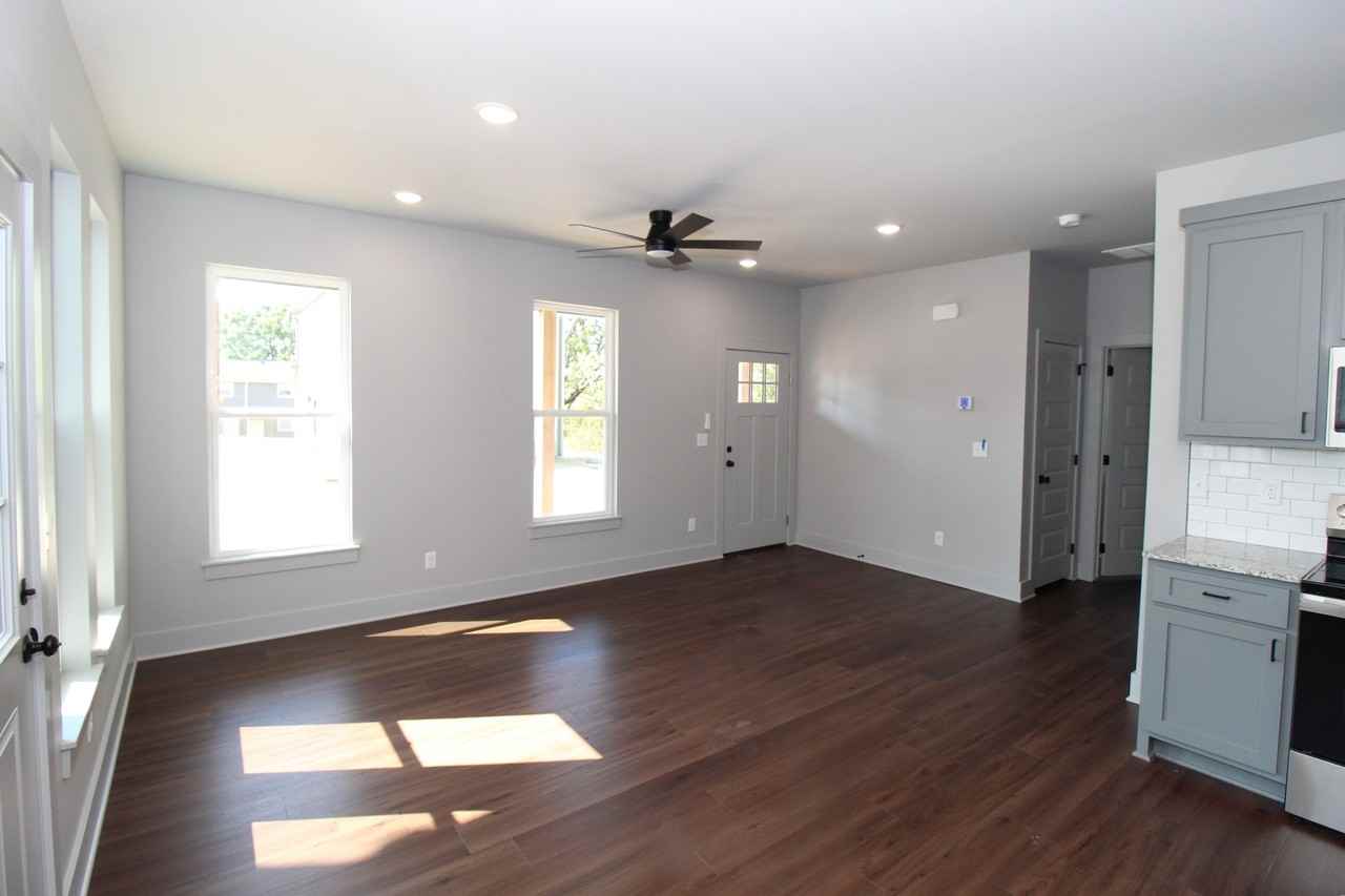 1996 W Stone St #2 - Photo 3 of 29