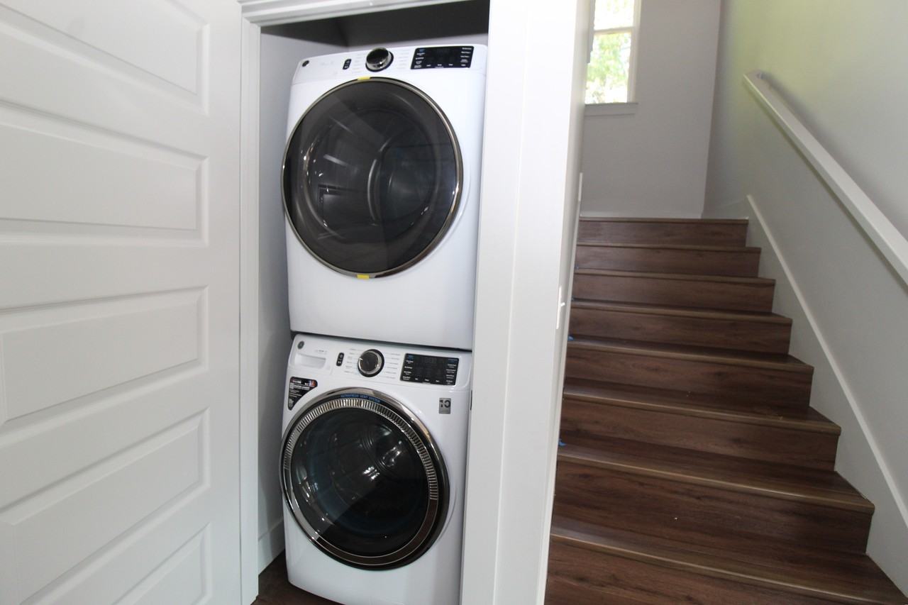 1996 W Stone St #2 - Photo 4 of 29