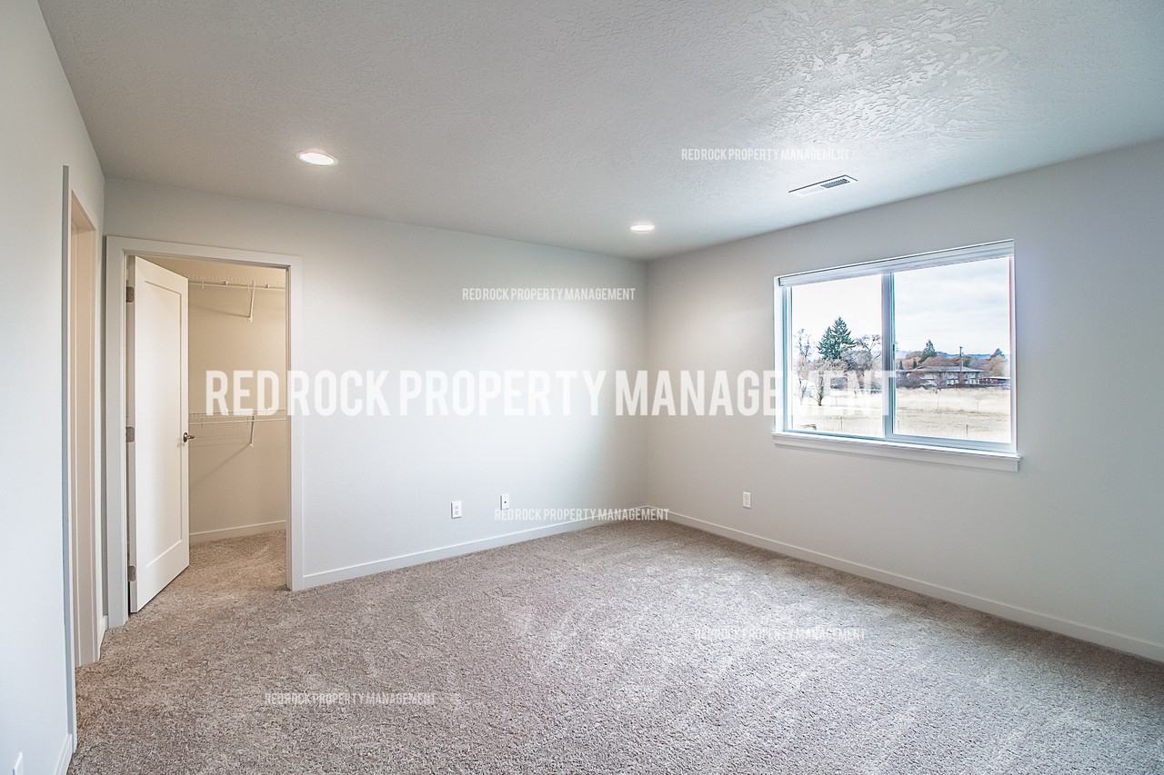 323 S Woodlawn Ln #1 - Photo 2 of 43