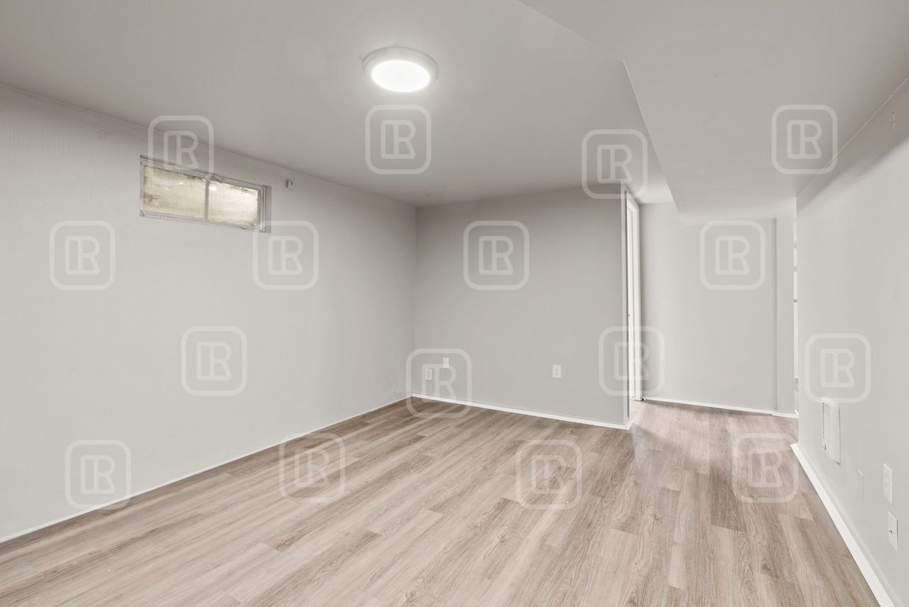 7313 E 6th Ave #5 - Photo 3 of 17