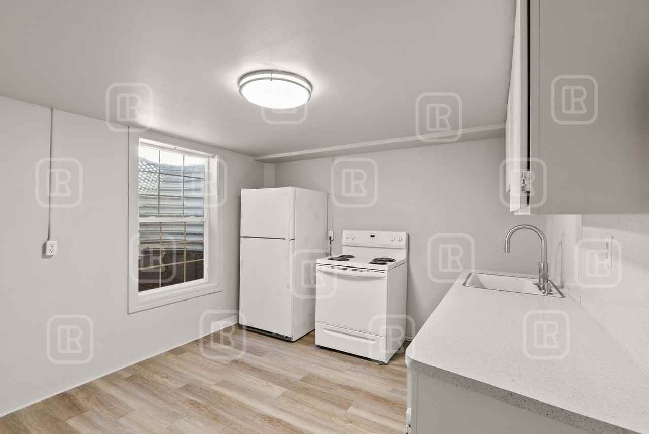 7313 E 6th Ave #5 - Photo 7 of 17