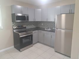 featured image of 1410 Ne 10th Ave #4