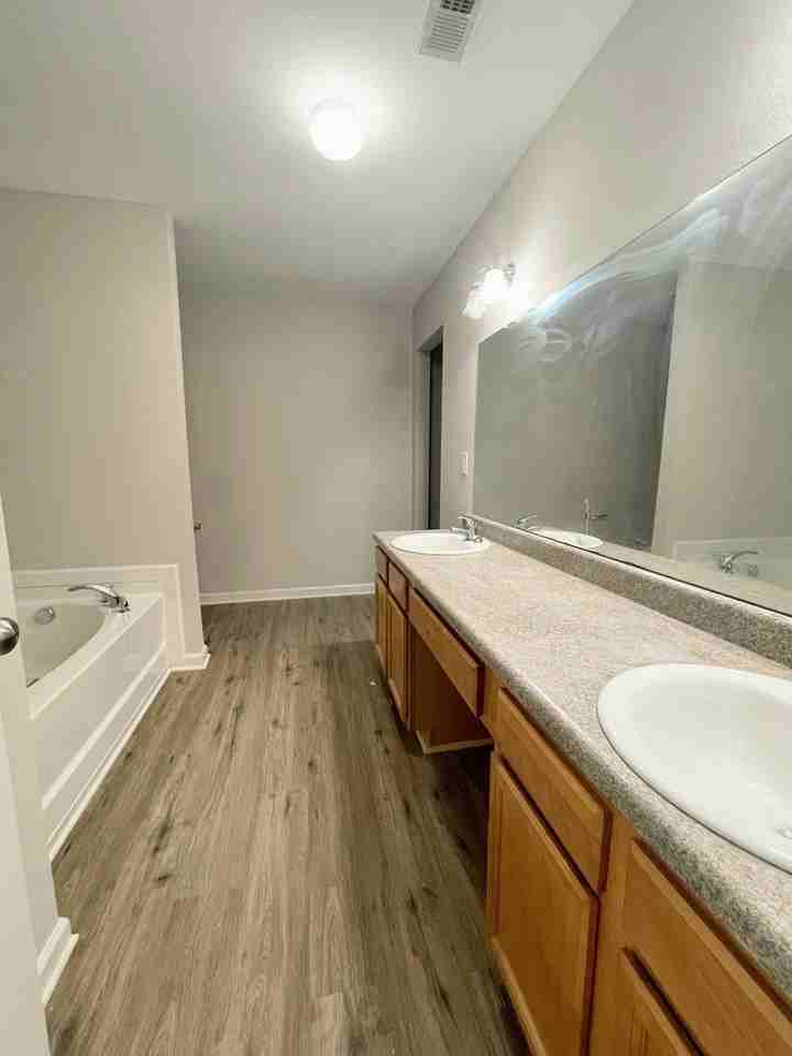 30003 Westfield Drive - Photo 4 of 33