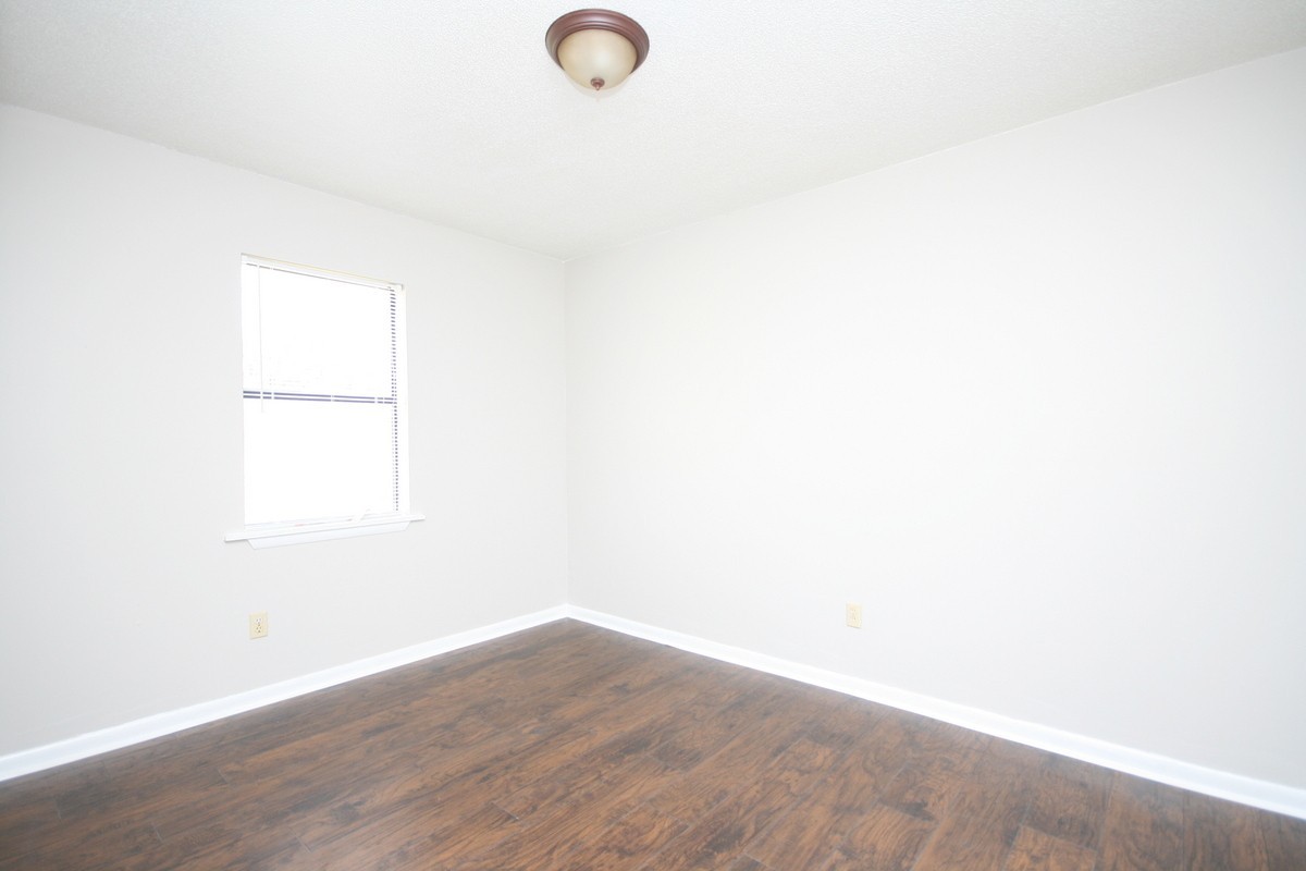 116 Michael Ave Apt C - Photo 3 of 16