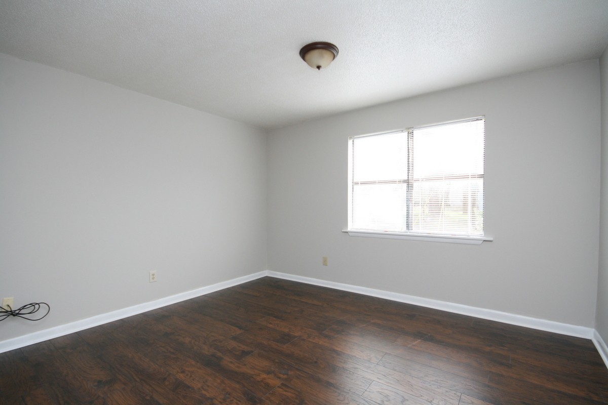 116 Michael Ave Apt C - Photo 2 of 16