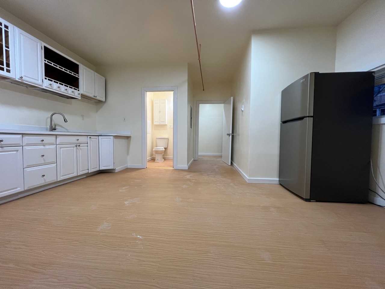 170 Meriden Rd - Photo 2 of 10