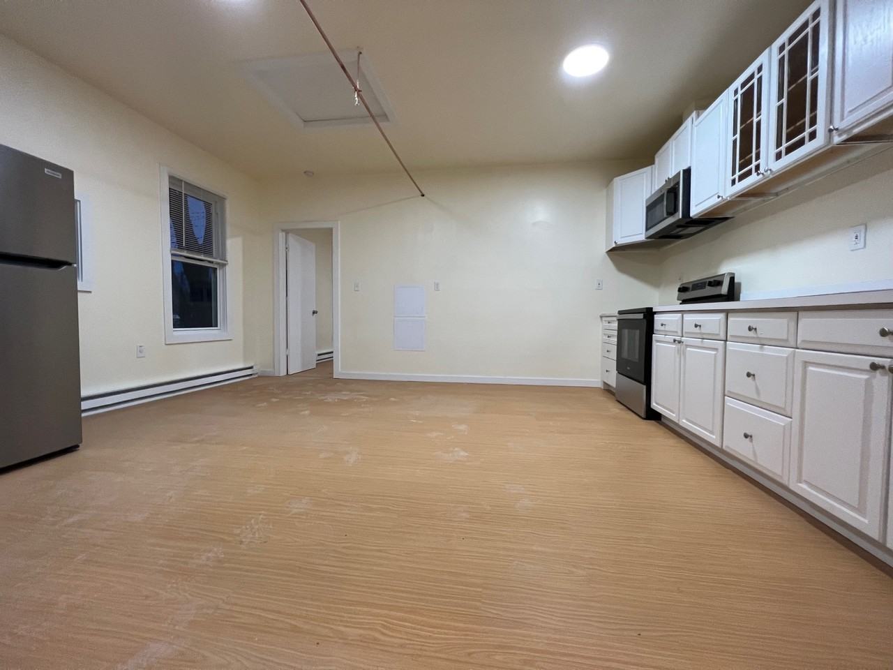 170 Meriden Rd - Photo 4 of 10