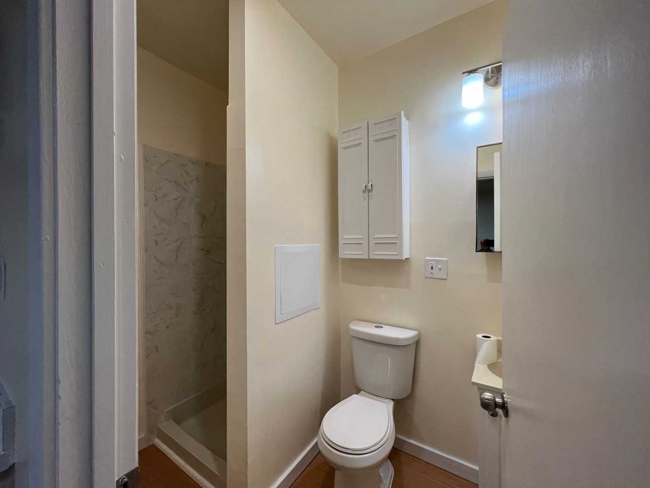 170 Meriden Rd - Photo 7 of 10