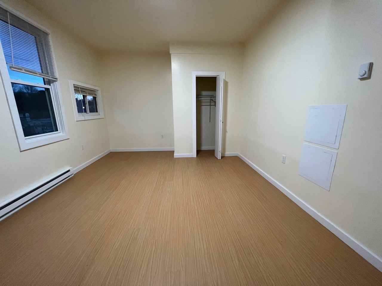 170 Meriden Rd - Photo 3 of 10
