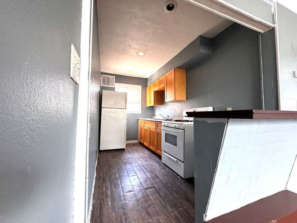 9123 Steel St #9125 - Photo 3 of 16