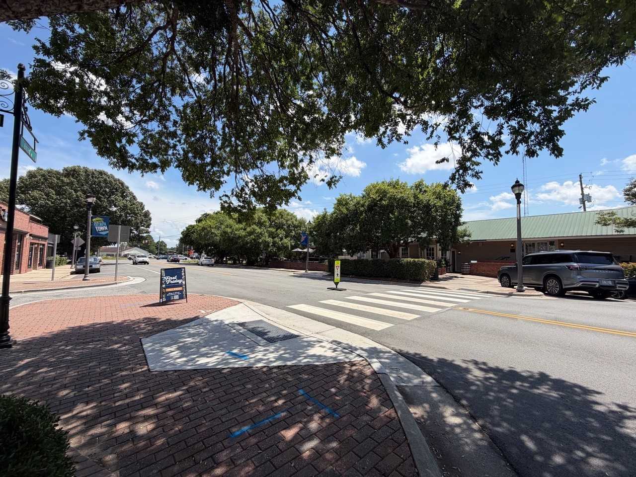 523 E Broad St #D - Photo 2 of 16