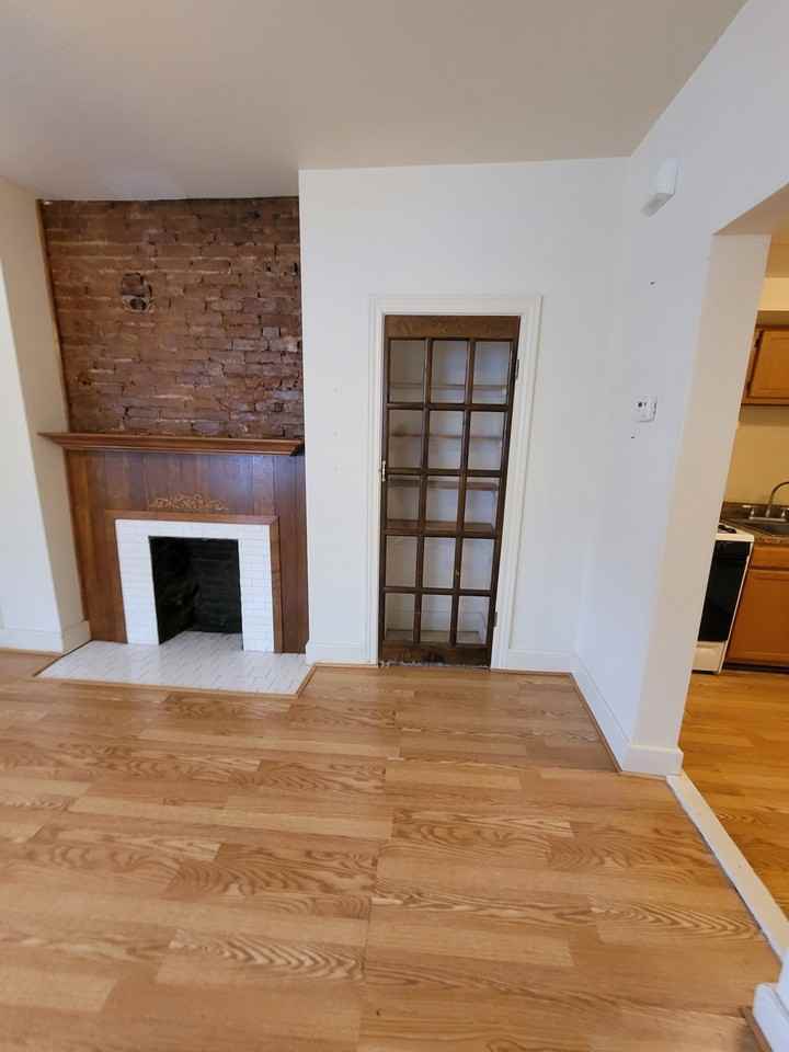 816 Montague Road U1 Right Side - Photo 4 of 17