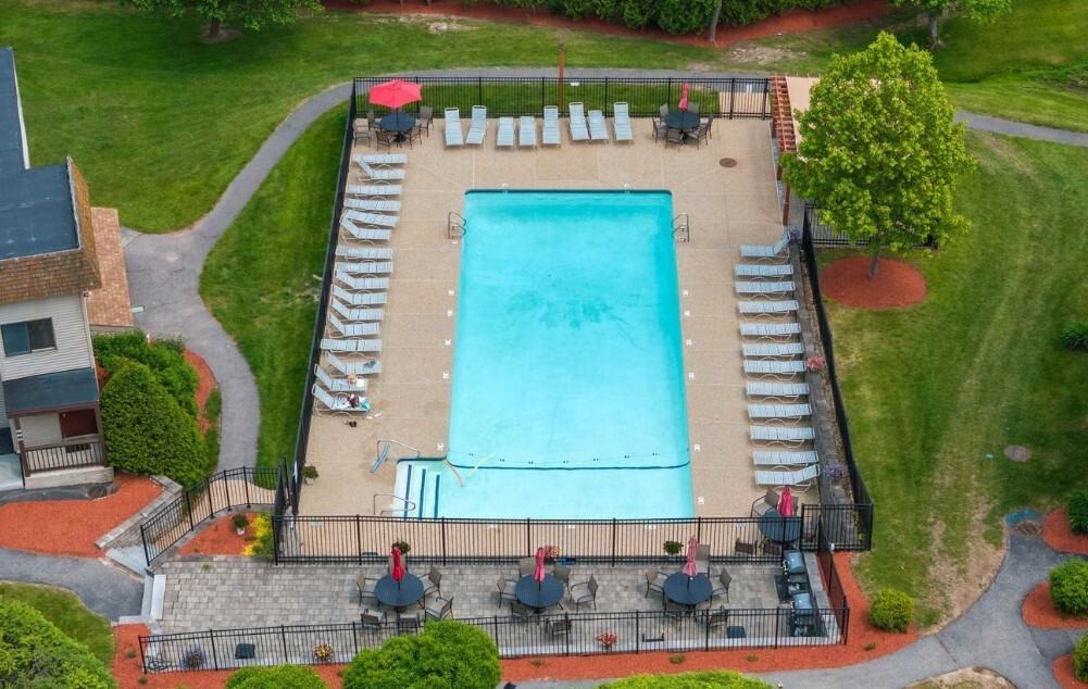 178 Treetop Cir #1033 - Photo 4 of 28