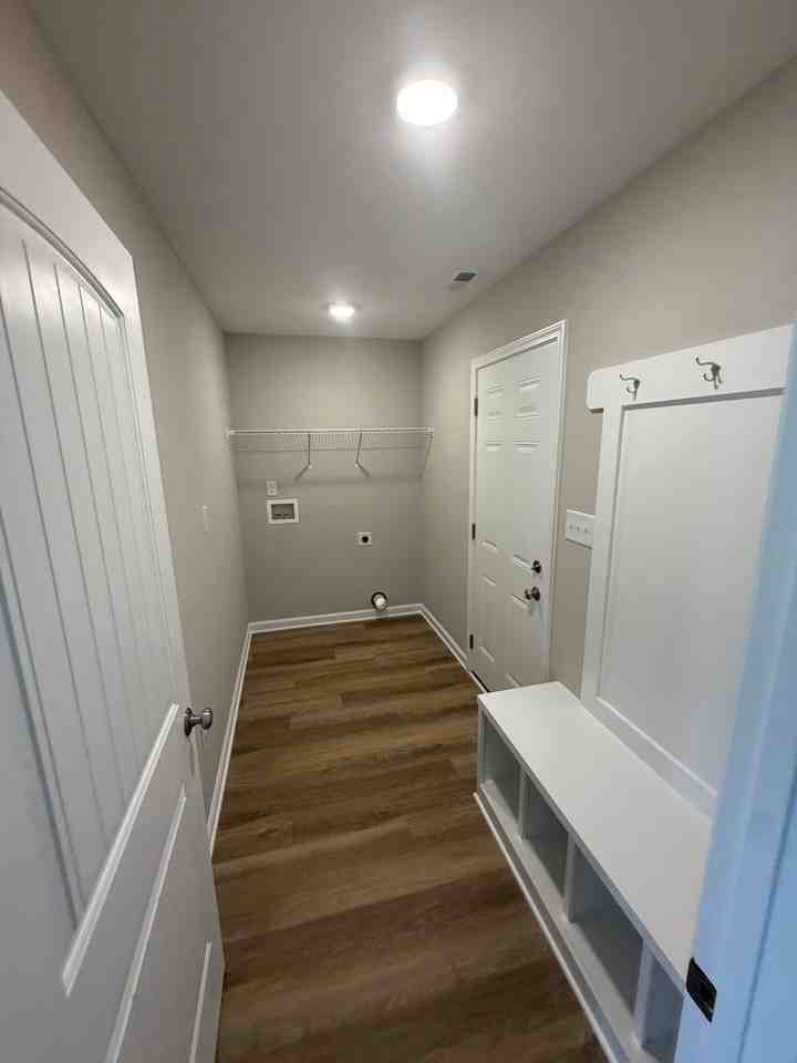 833 Middleton Rd - Photo 2 of 11