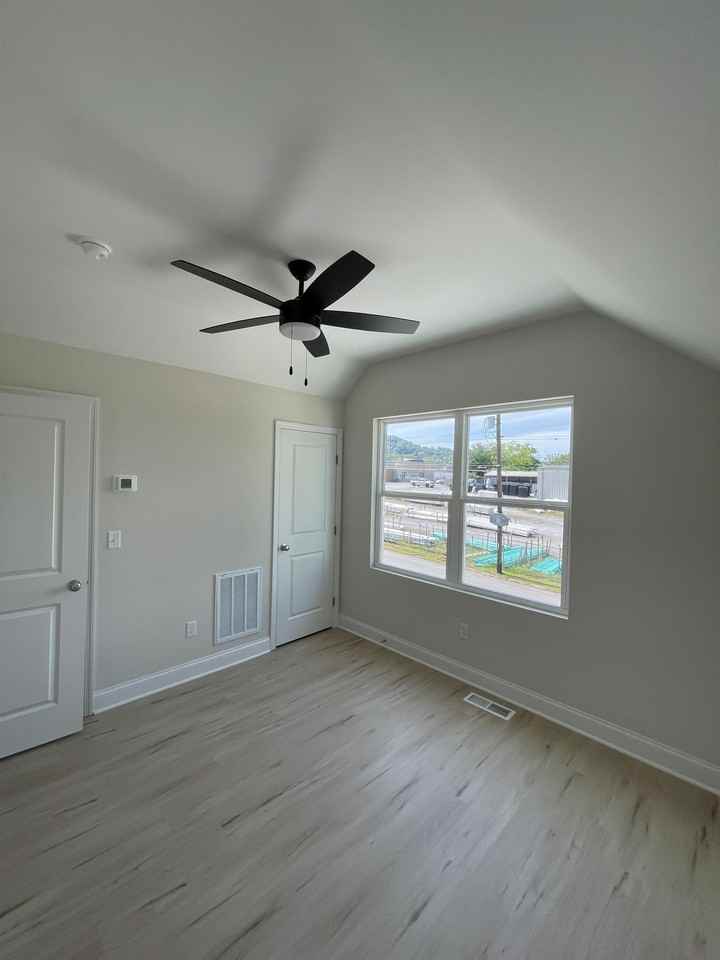 1922 S Watkins St - Photo 7 of 13