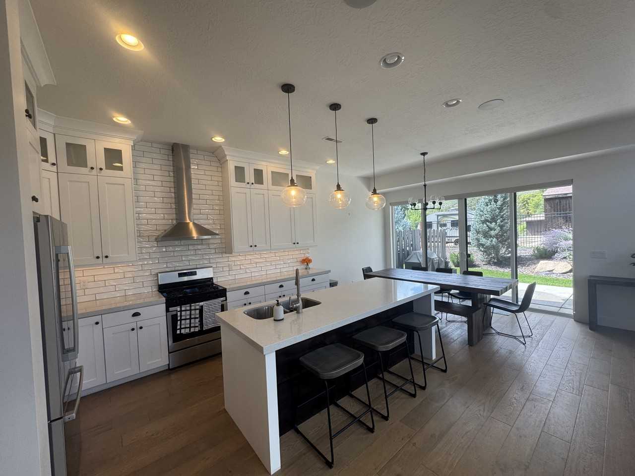 1137 Northwest #1 - Photo 3 of 20