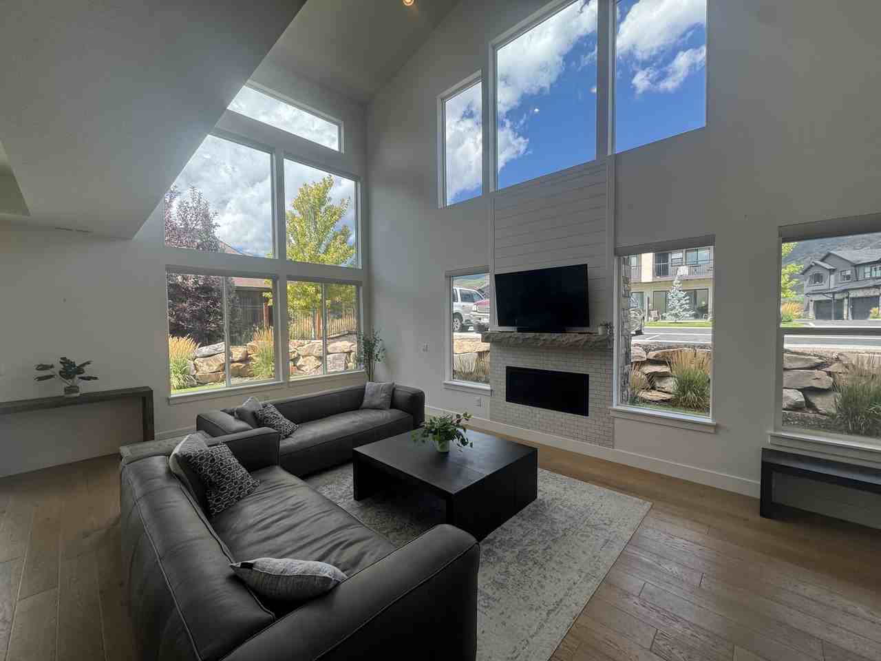 1137 Northwest #1 - Photo 4 of 20