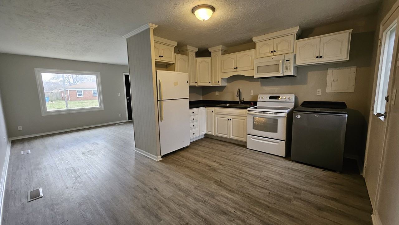 7812 Souter Dr - Photo 2 of 15