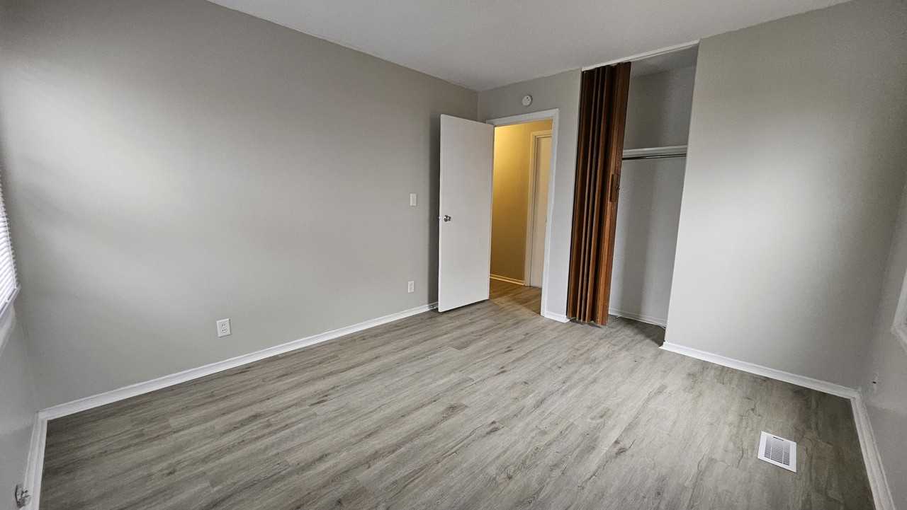 7812 Souter Dr - Photo 5 of 15