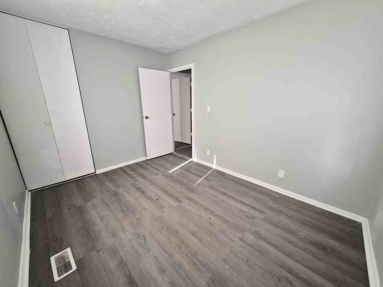 4102 Biscayne Rd - Photo 6 of 17